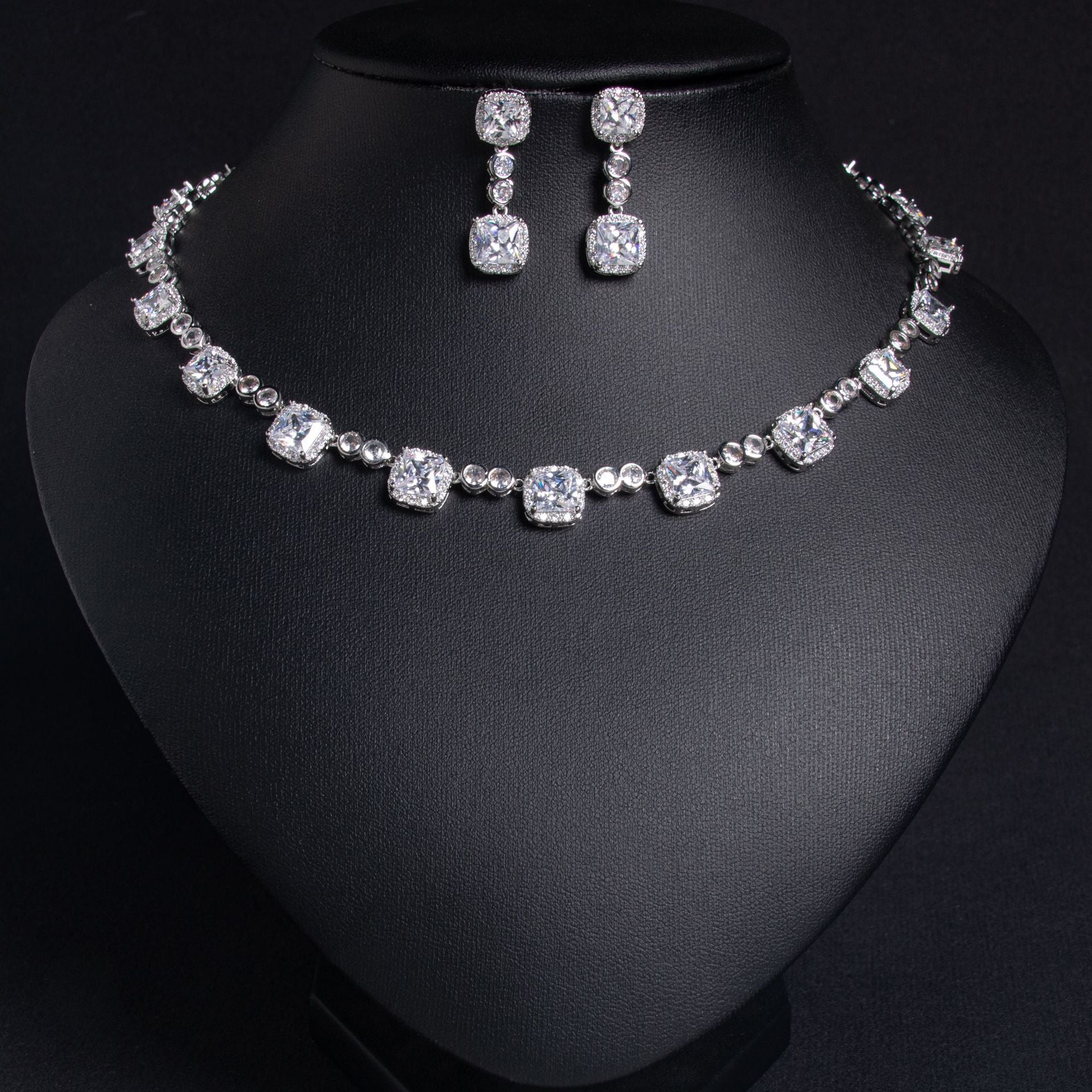Parure Collier et Boucles d'Oreilles de Luxe en Cristal Carré Jaune pour Tenue de Soirée