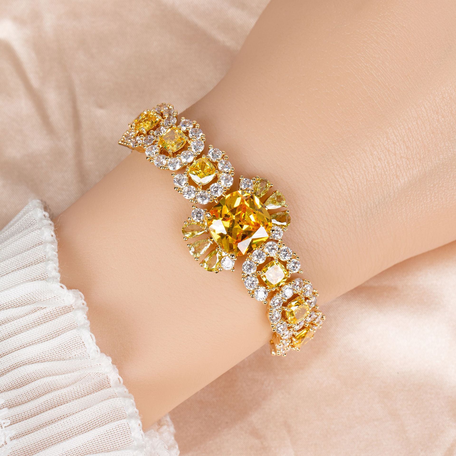 Elegant Gold-Plated Bracelet with Pink Turquoise & Clear Crystals – Luxury Statement Jewelry