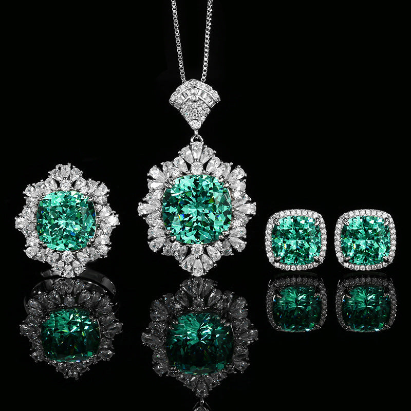 Parure de bijoux de luxe en cristal vert – Collier avec pendentif, bague et boucles d'oreilles clous pour femme