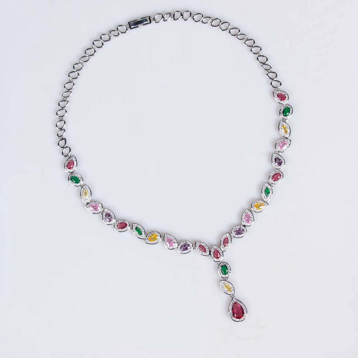 Parure collier et boucles d'oreilles élégante en forme de goutte d'eau avec zircons brillants