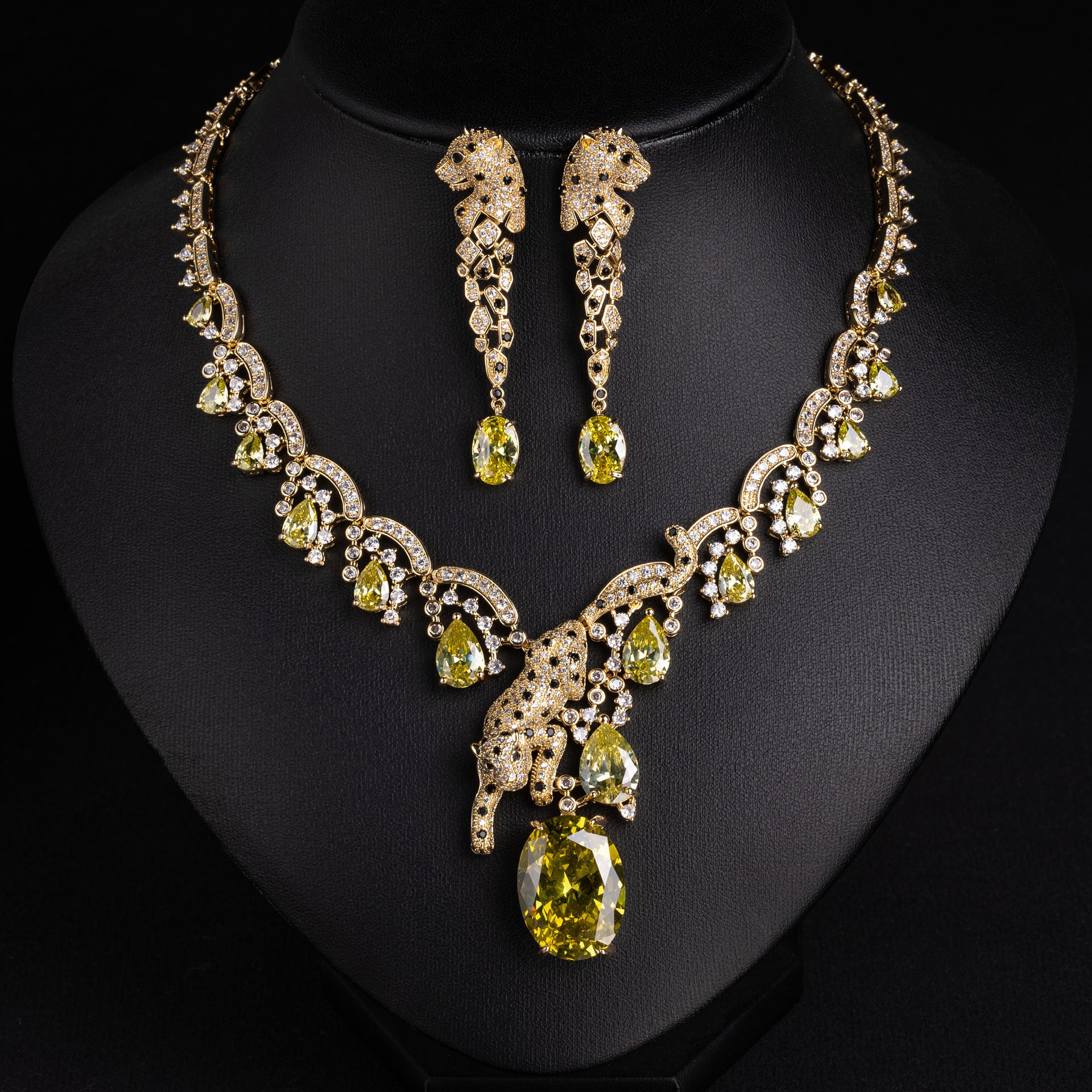 Luxury Leopard Crystal Necklace Set – Red Gem Statement Jewelry for Women