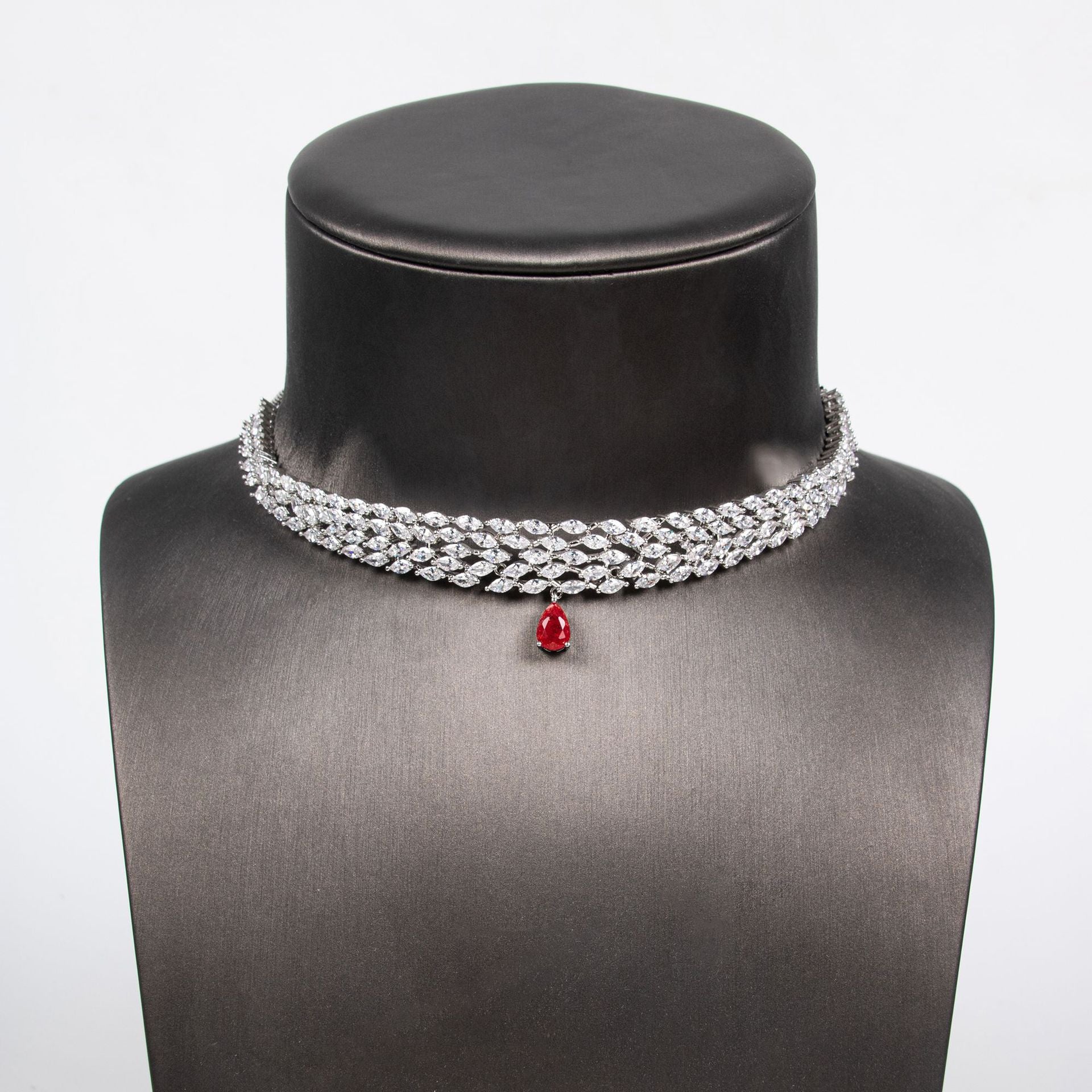Luxury Crystal Choker Necklace with Red Teardrop Pendant – Elegant Statement Jewelry