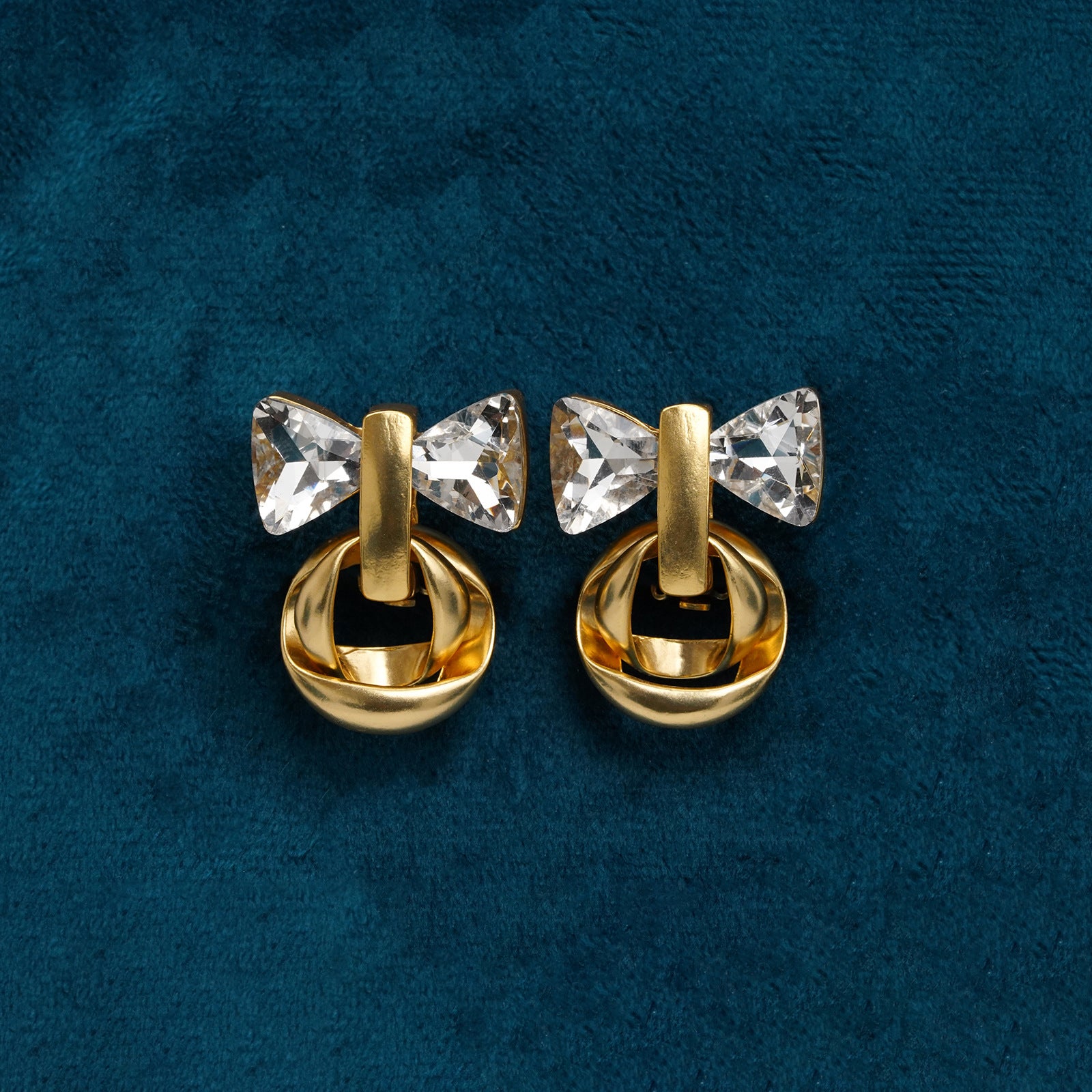 Medieval fashion sweet bow stud earrings