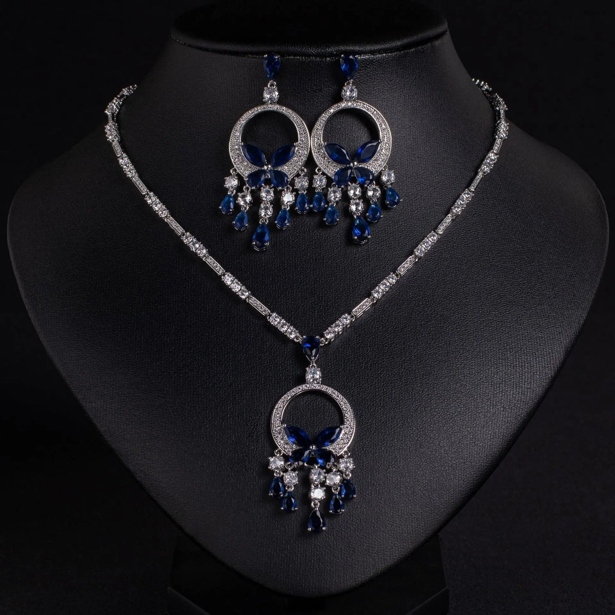 Parure de bijoux de luxe papillon en cristal – Élégant collier pendentif et boucles d'oreilles