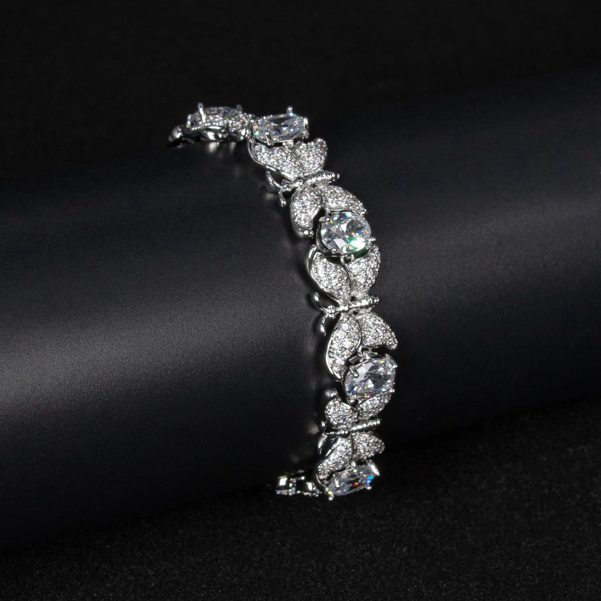 Bracelet papillon trésor couleur pour femme, bijou haut de gamme au tempérament de luxe léger, style ins et niche