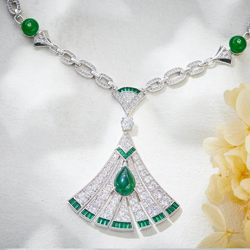 Collier Éventail en Cuivre Plaqué Or avec Pierre Semi-précieuse