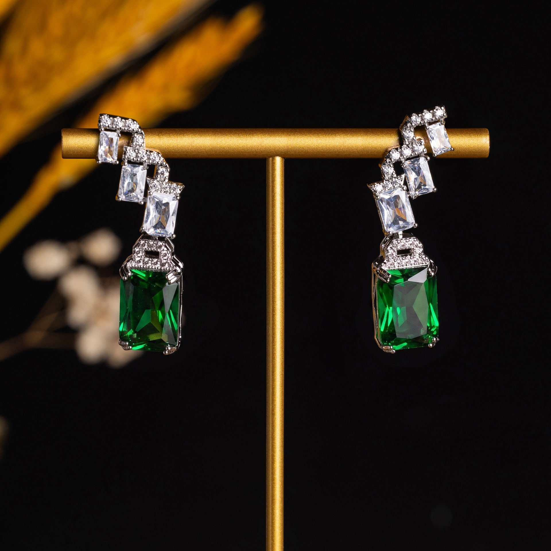 Elegant Emerald Green Gemstone Earrings – Luxury Multicolor Crystal Jewelry