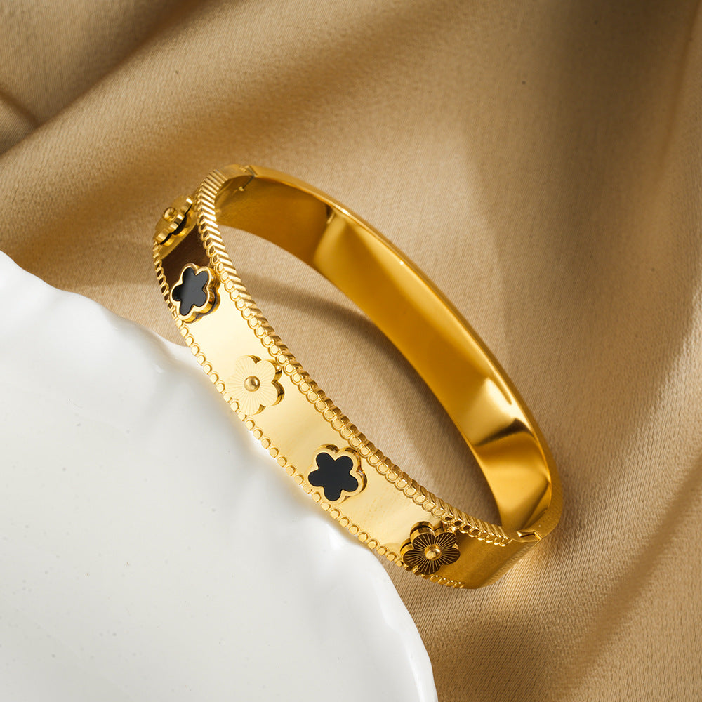 Fashion Clover Bracelet