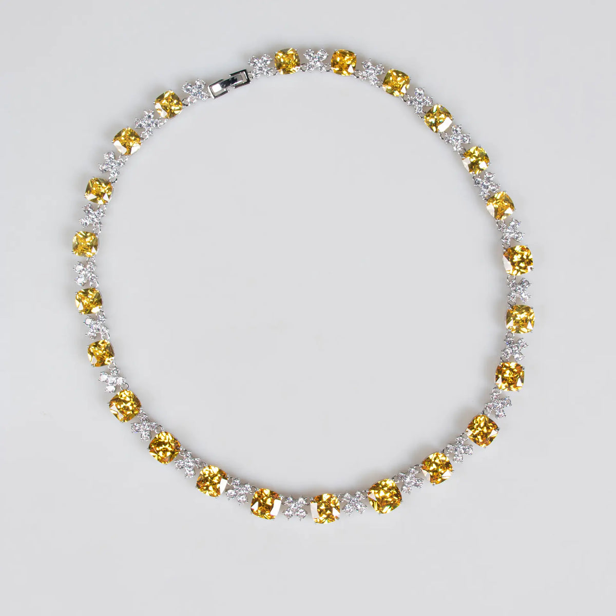 Parure Collier et Boucles d'Oreilles Élégante en Cristal Rose – Bijoux de Luxe Minimalistes pour Femme