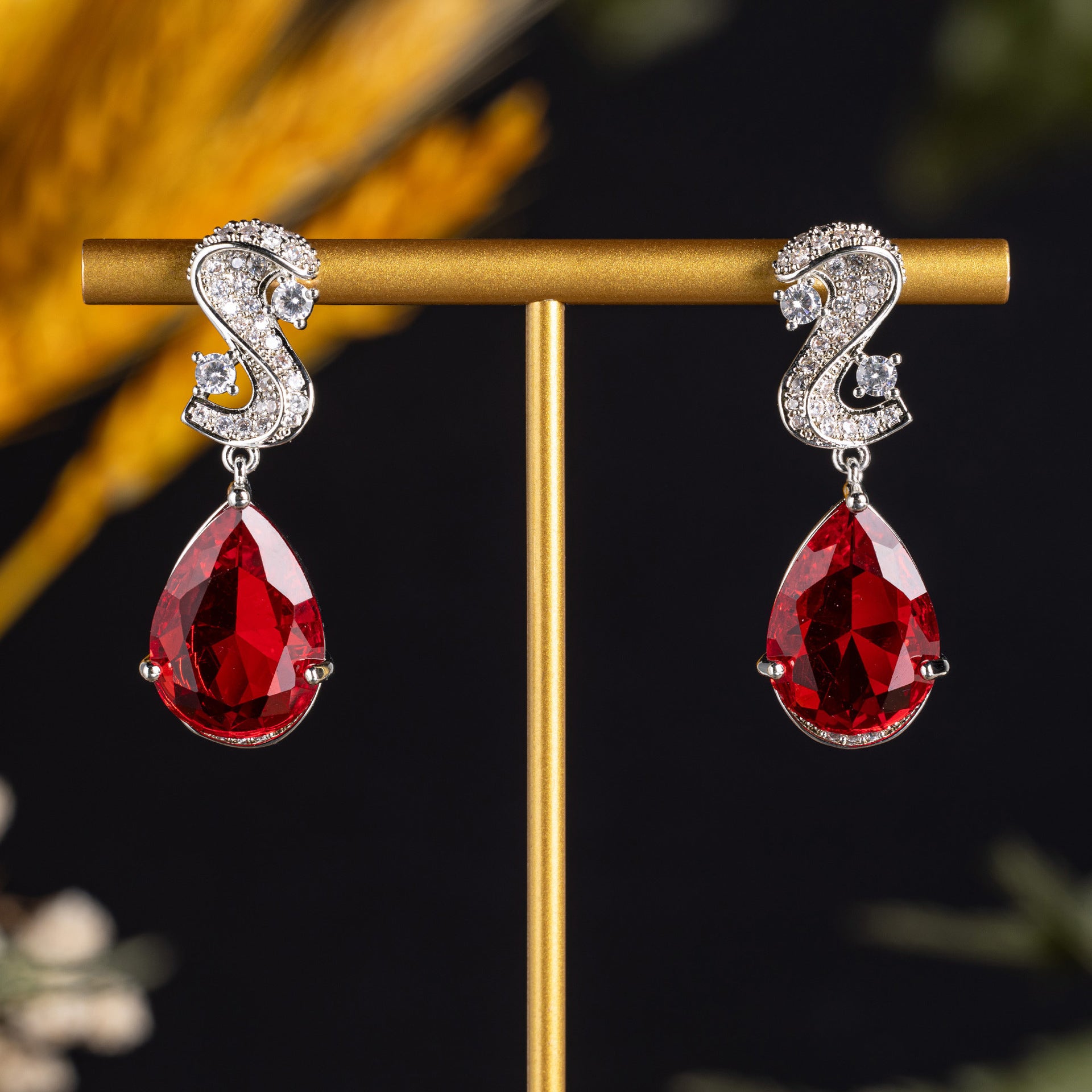 Luxury Red Crystal Teardrop Earrings for Women – Elegant Statement Jewelry