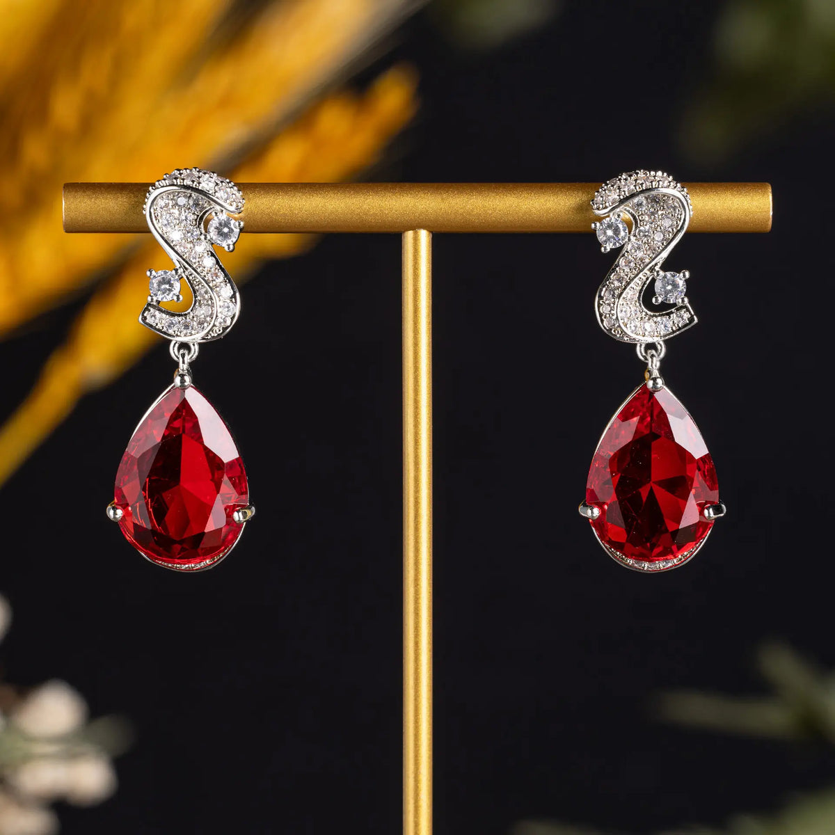 Luxury Red Crystal Teardrop Earrings for Women – Elegant Statement Jewelry
