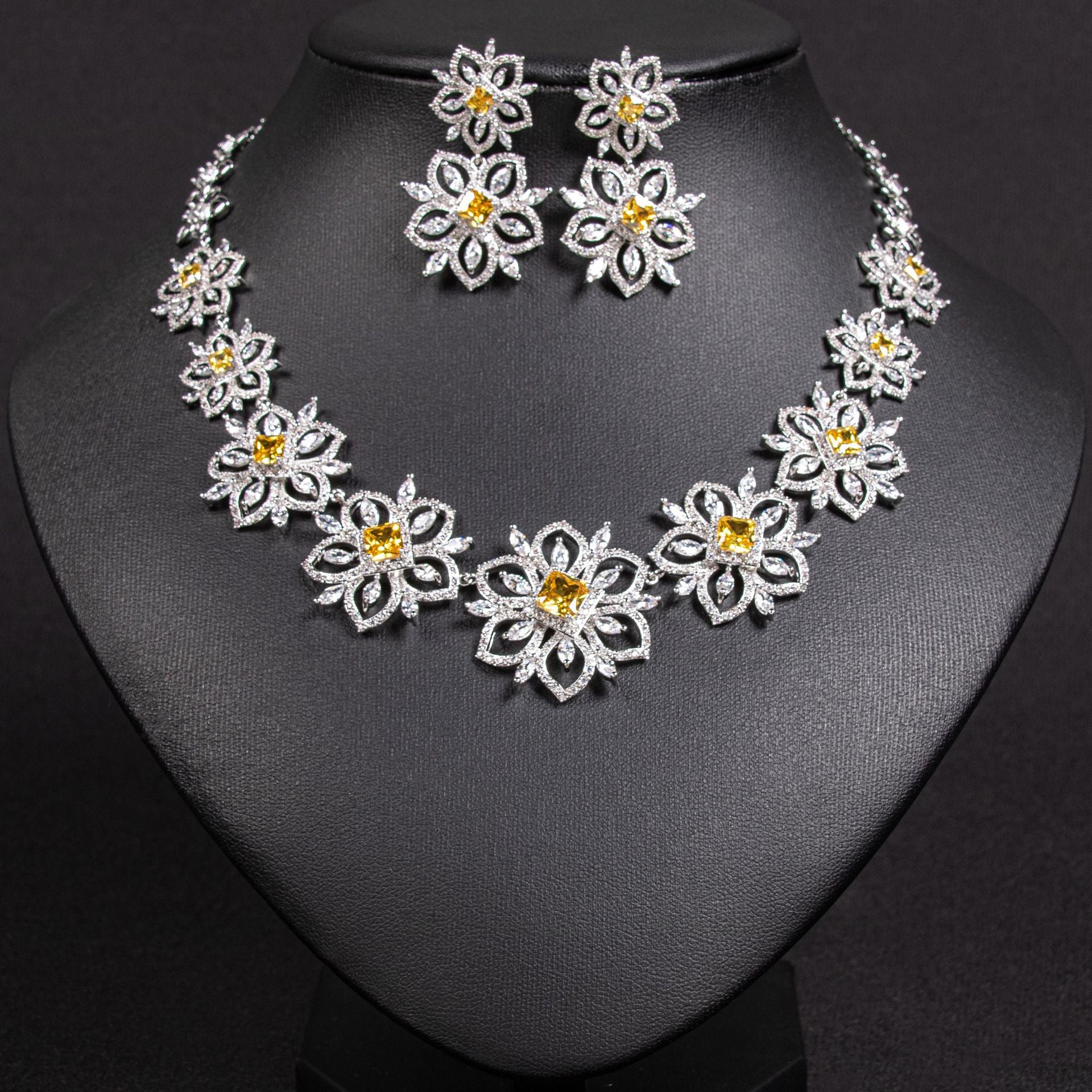 Luxury Yellow Crystal Flower Necklace Earrings Set – Elegant Statement Jewelry for Women