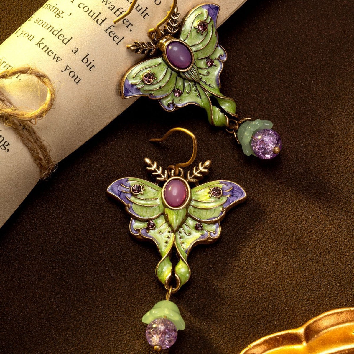 Boucles d'oreilles papillon en émail mignon médiéval