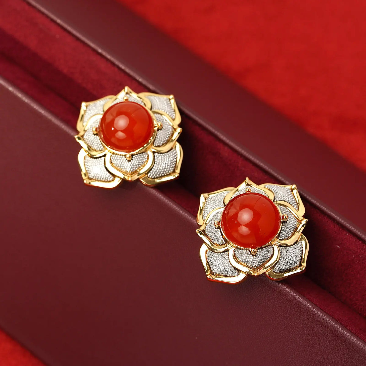Parure de bijoux pour femme de luxe léger, motif camélia rouge médiéval, collier avec pendentif, boucles d'oreilles aiguilles tremella émail, style industriel lourd
