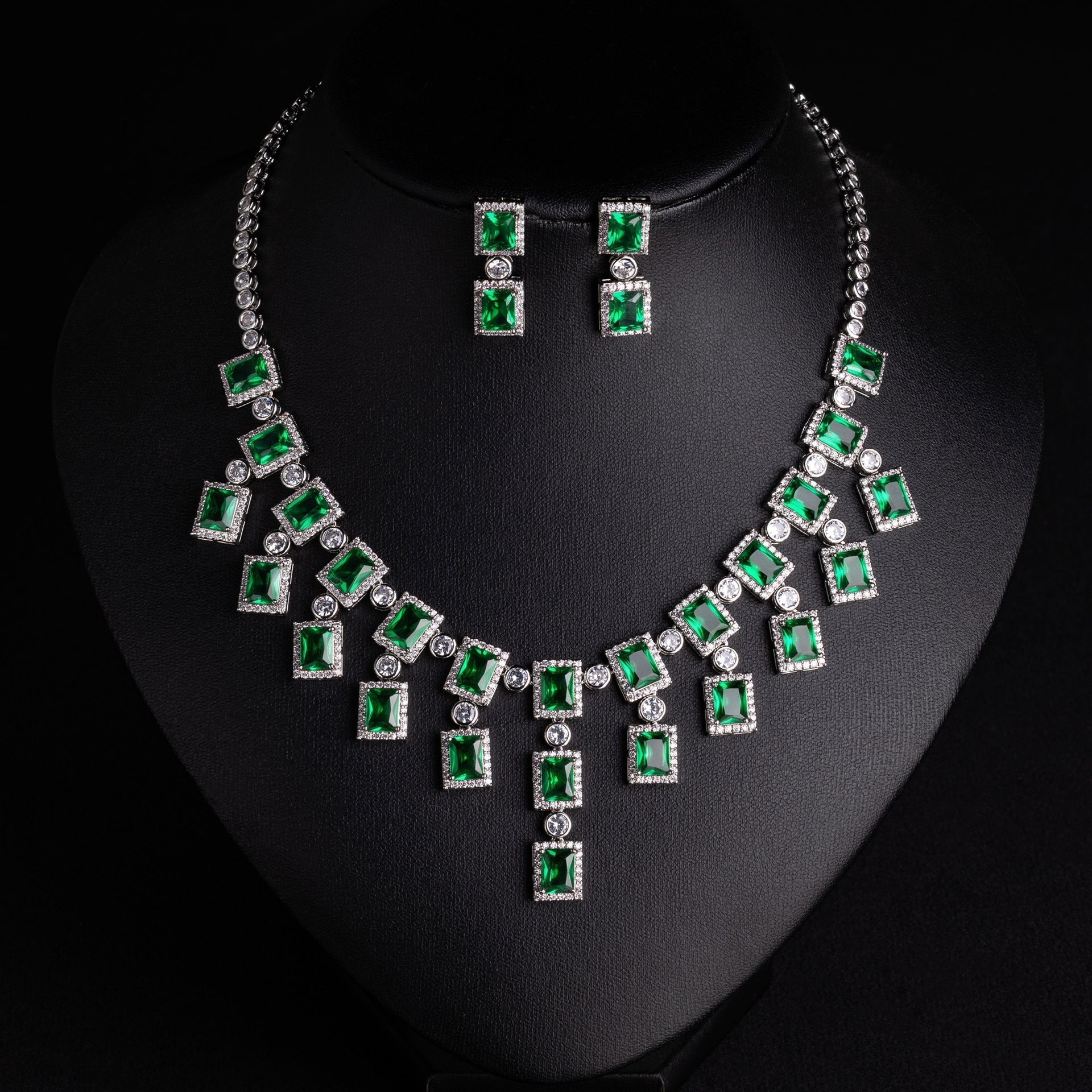 Luxury Emerald Green Crystal Jewelry Set – Statement Necklace and Earrings for Women