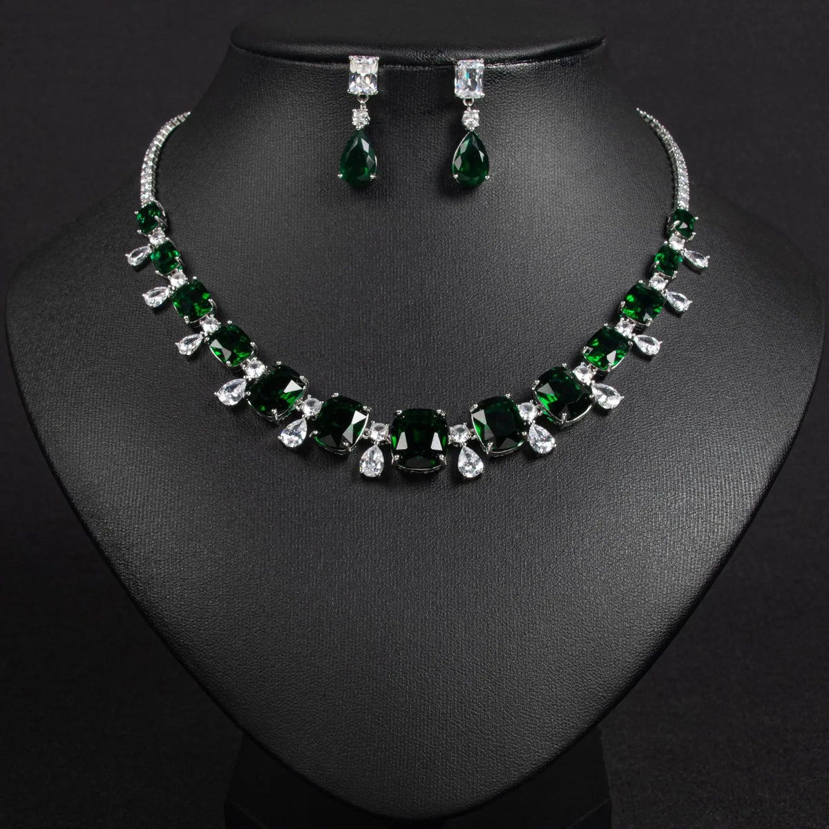 Luxury Emerald Green Crystal Necklace and Earrings Jewelry Set
