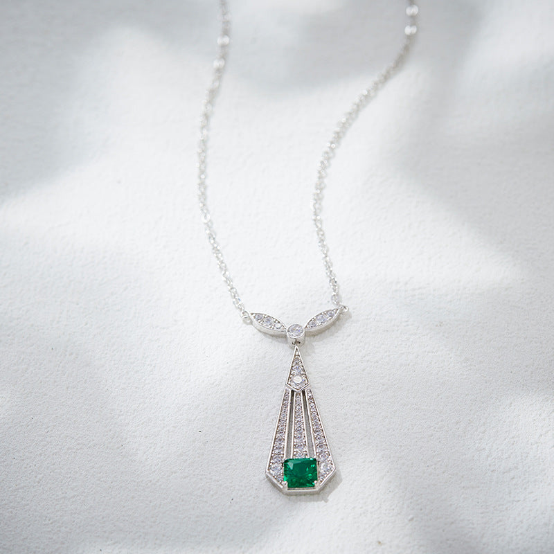 Light Luxury Platinum Plated Emerald Pendant