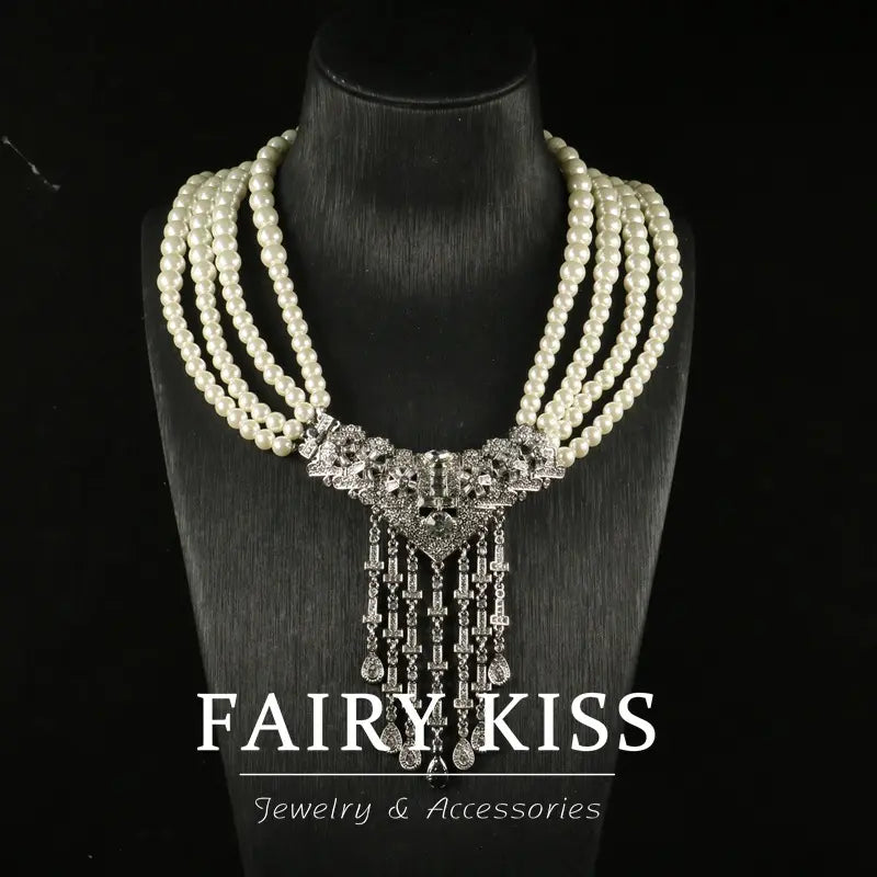 Parure de collier à pompons en perles Medieval Heavy Industries
