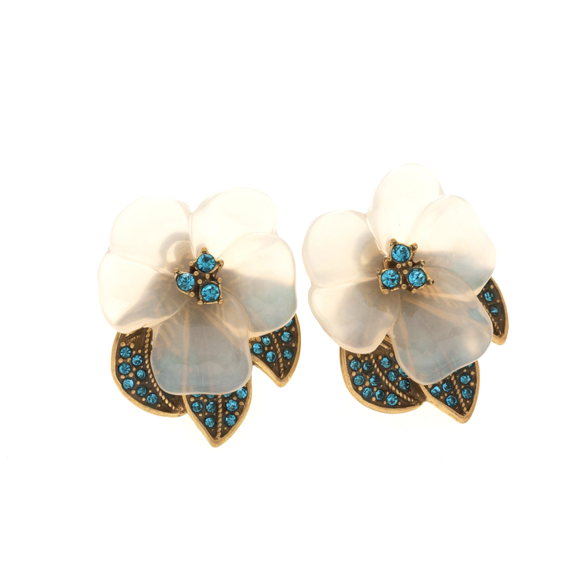 French retro niche design feature earrings