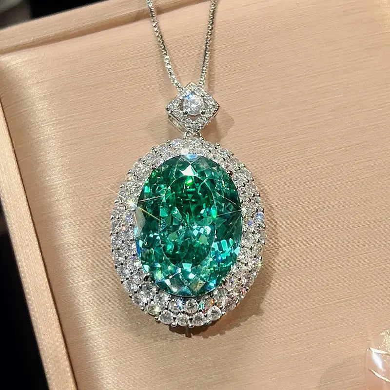 Parure de bijoux de luxe Aurore Cristalline Florale – Collier avec pendentif, boucles d'oreilles clous et bague