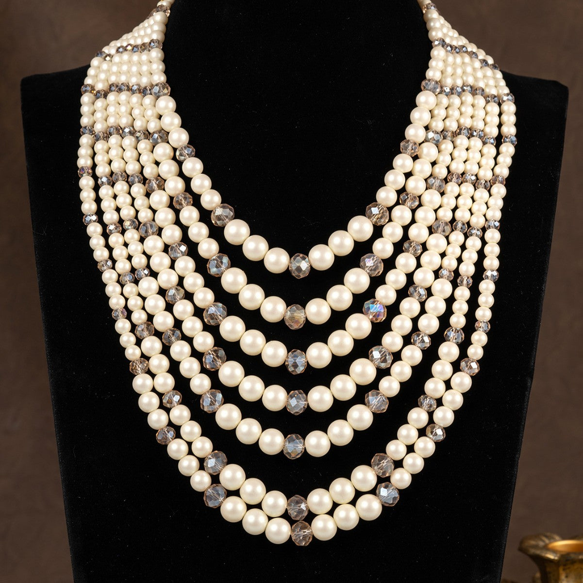 Élégant collier de perles en couches avec perles de cristal étincelantes
