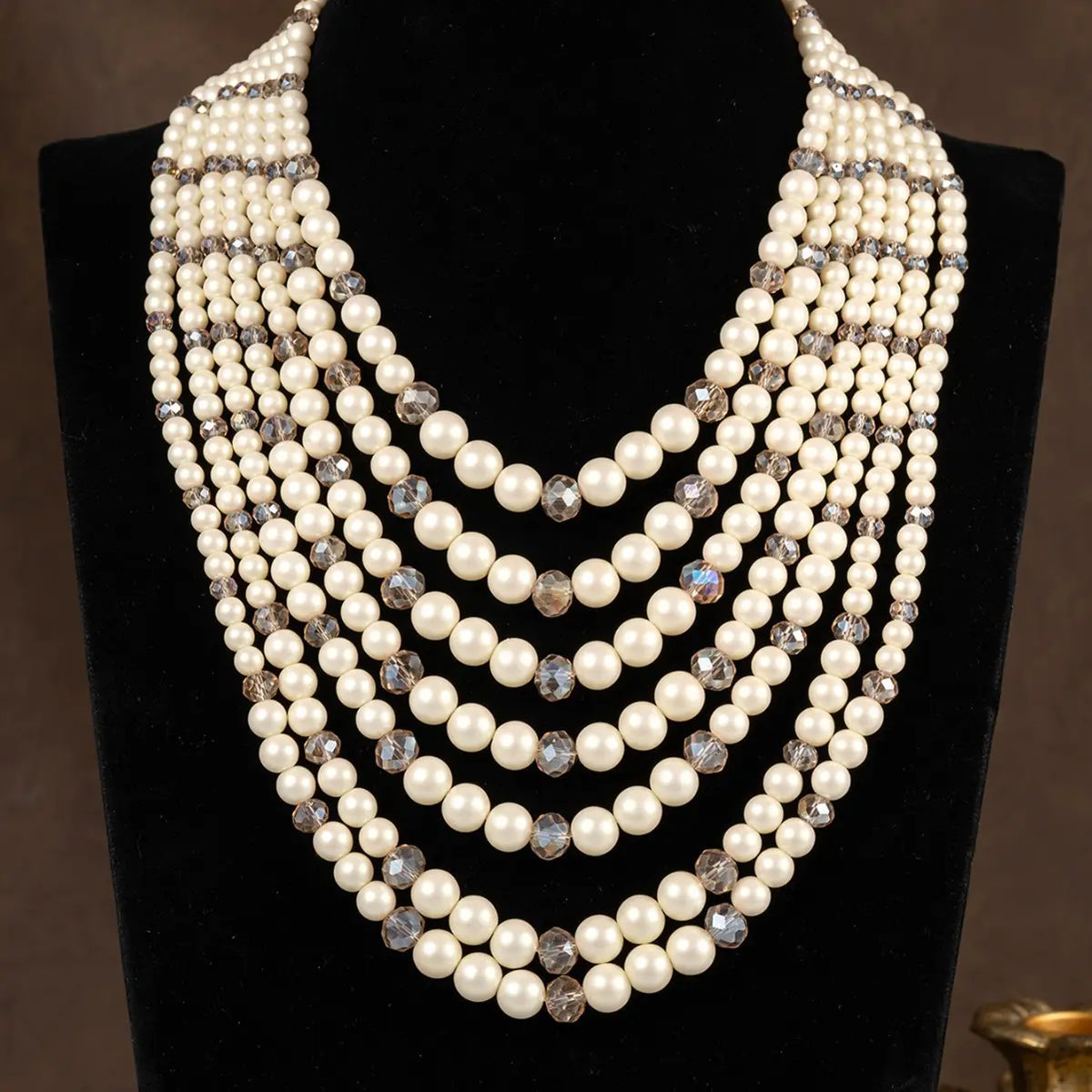 Élégant collier de perles en couches avec perles de cristal étincelantes