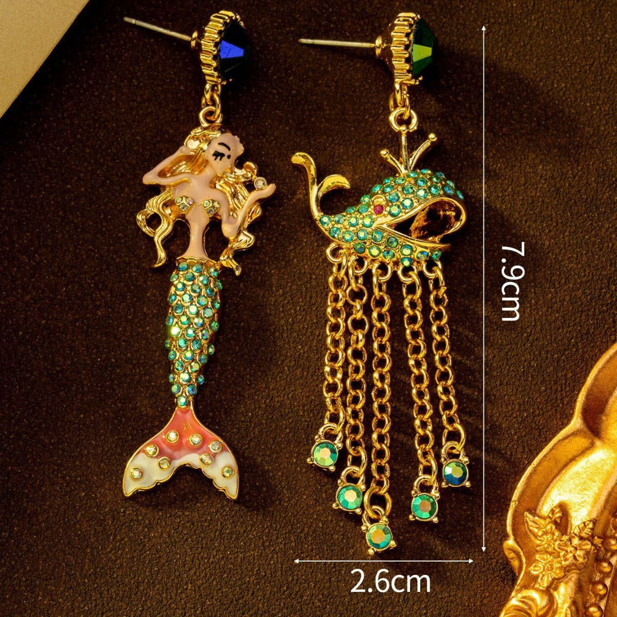 Boucles d'oreilles sirène asymétriques vintage en émail baleine entièrement serties de diamants