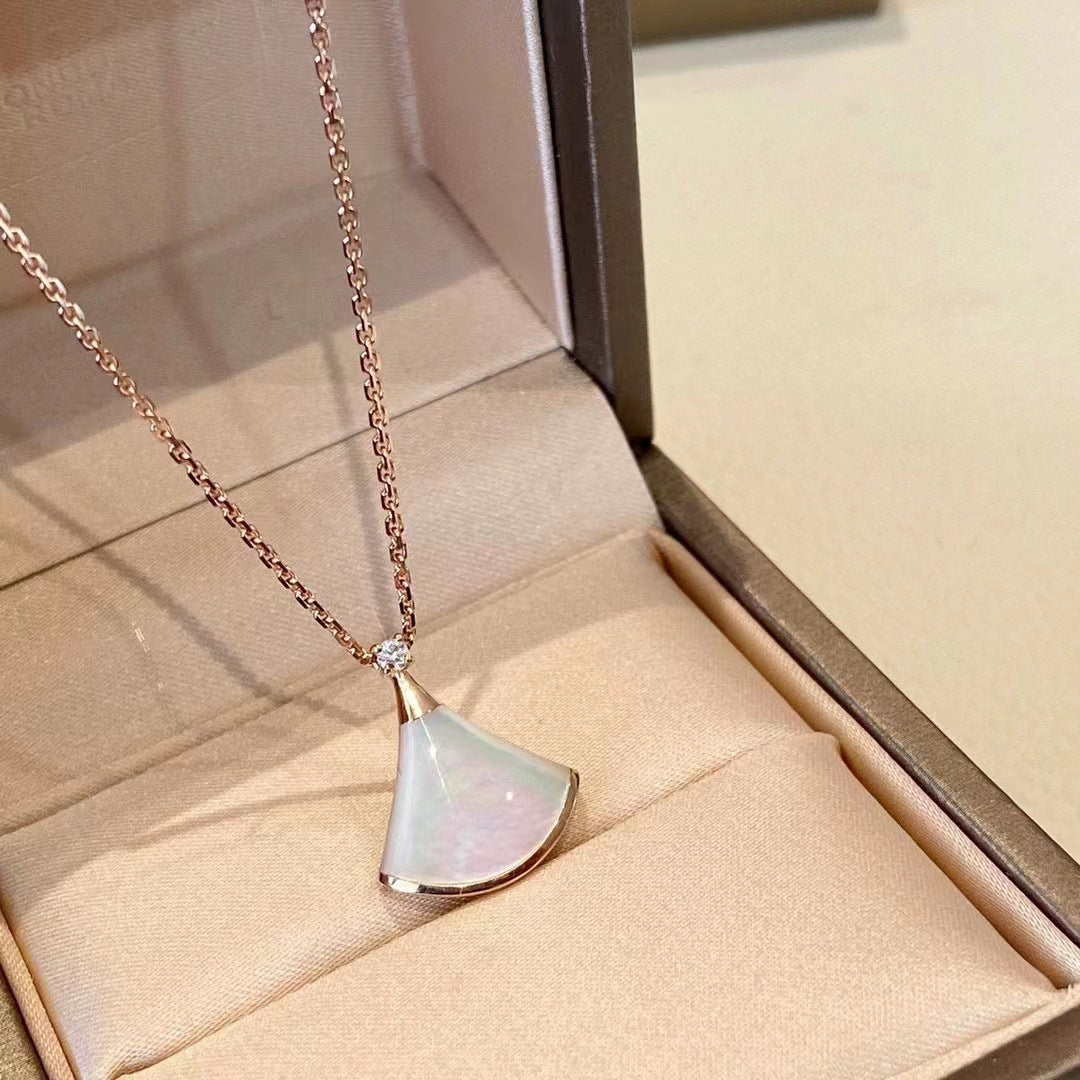 Fashion small fan shell necklace