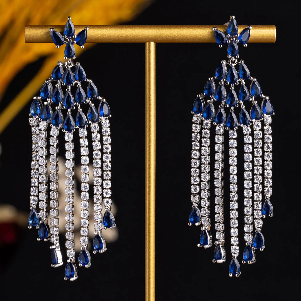 Boucles d'oreilles pendantes saphir bleu glamour pour événements formels