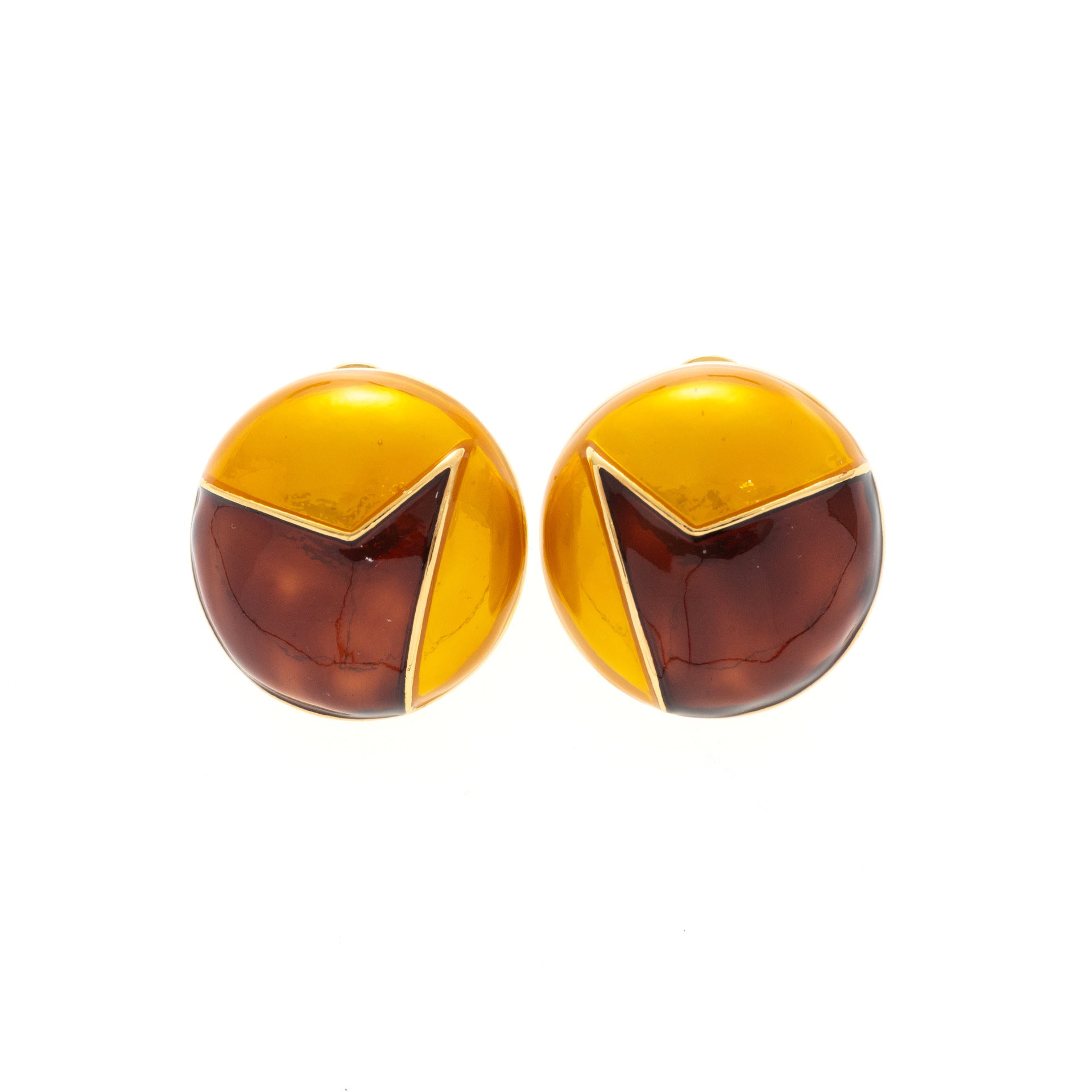 French retro niche design feature earrings