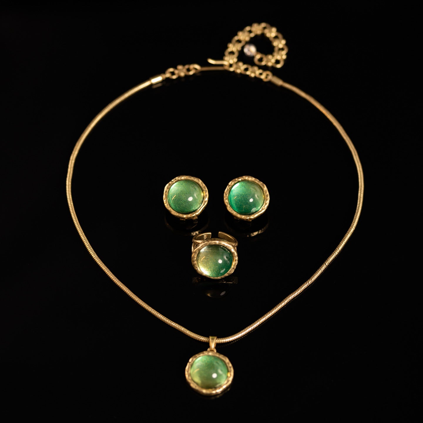 Fashion retro copper plating green gradual change glazed suit