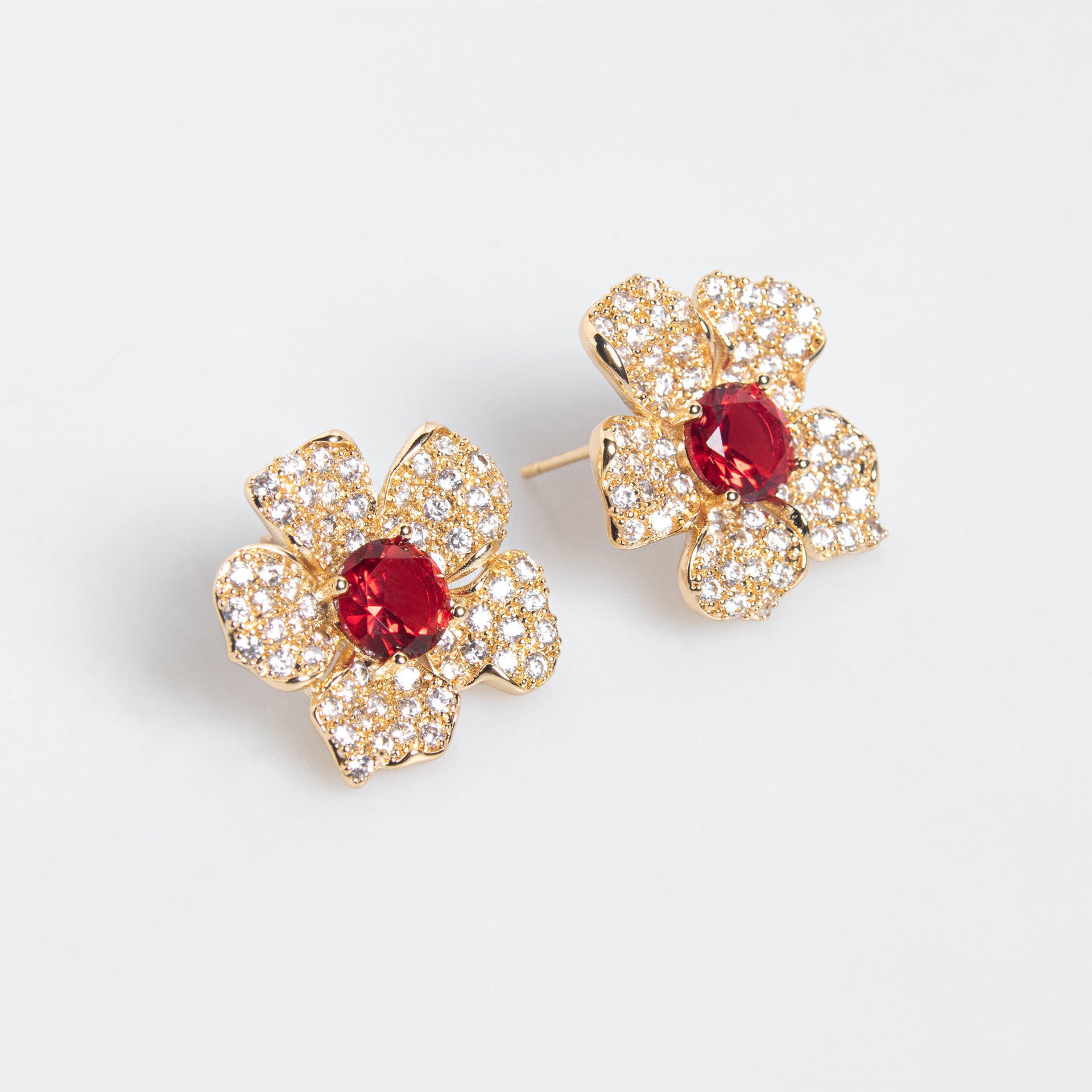 Ensemble floral de luxe élégant pour l'industrie lourde, micro-serti de branches en zirconium