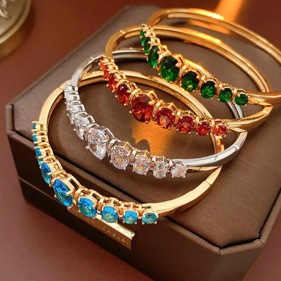 Stylish retro zircon bracelet