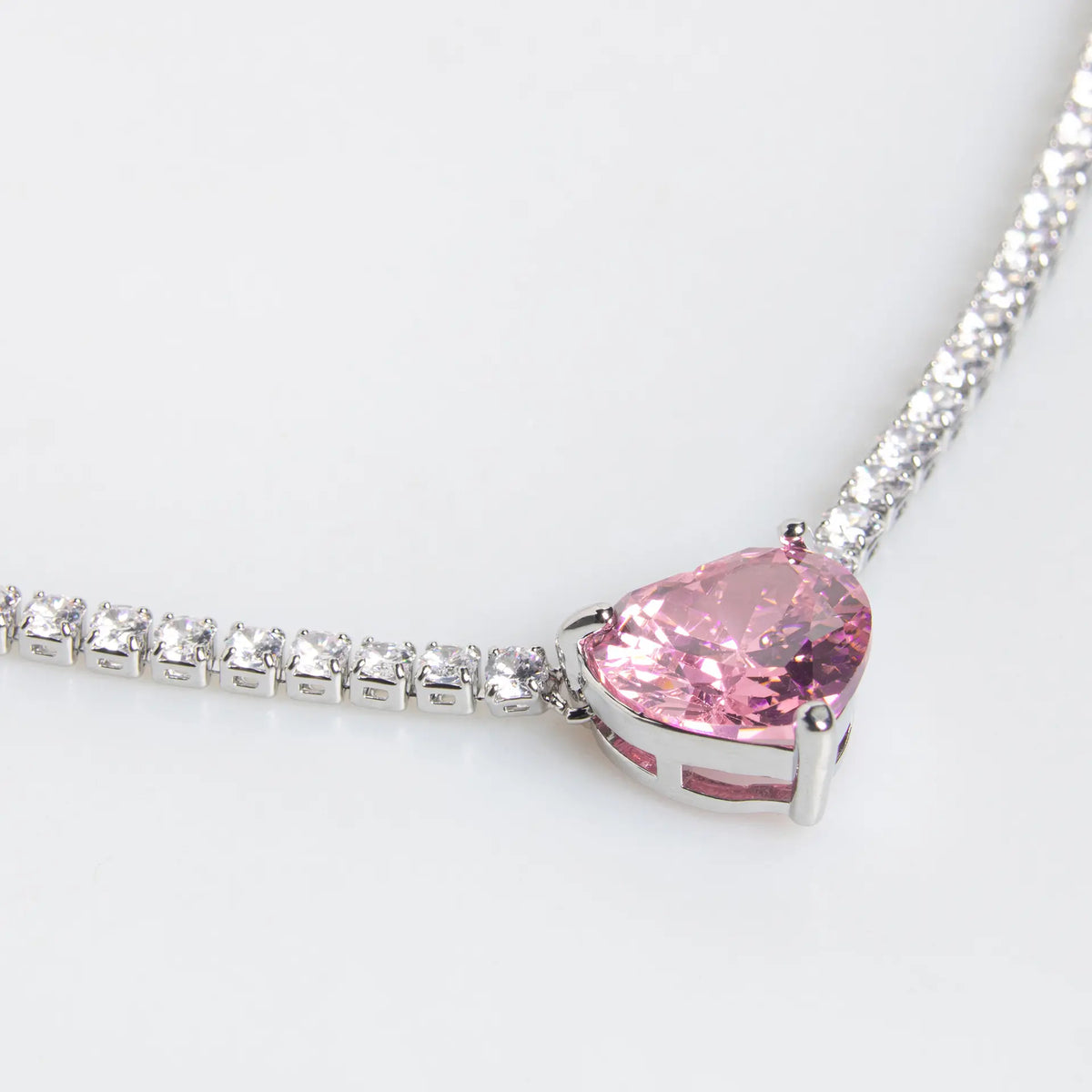 Ensemble de bijoux de luxe avec collier et boucles d'oreilles en cristal rose en forme de cœur pour femme