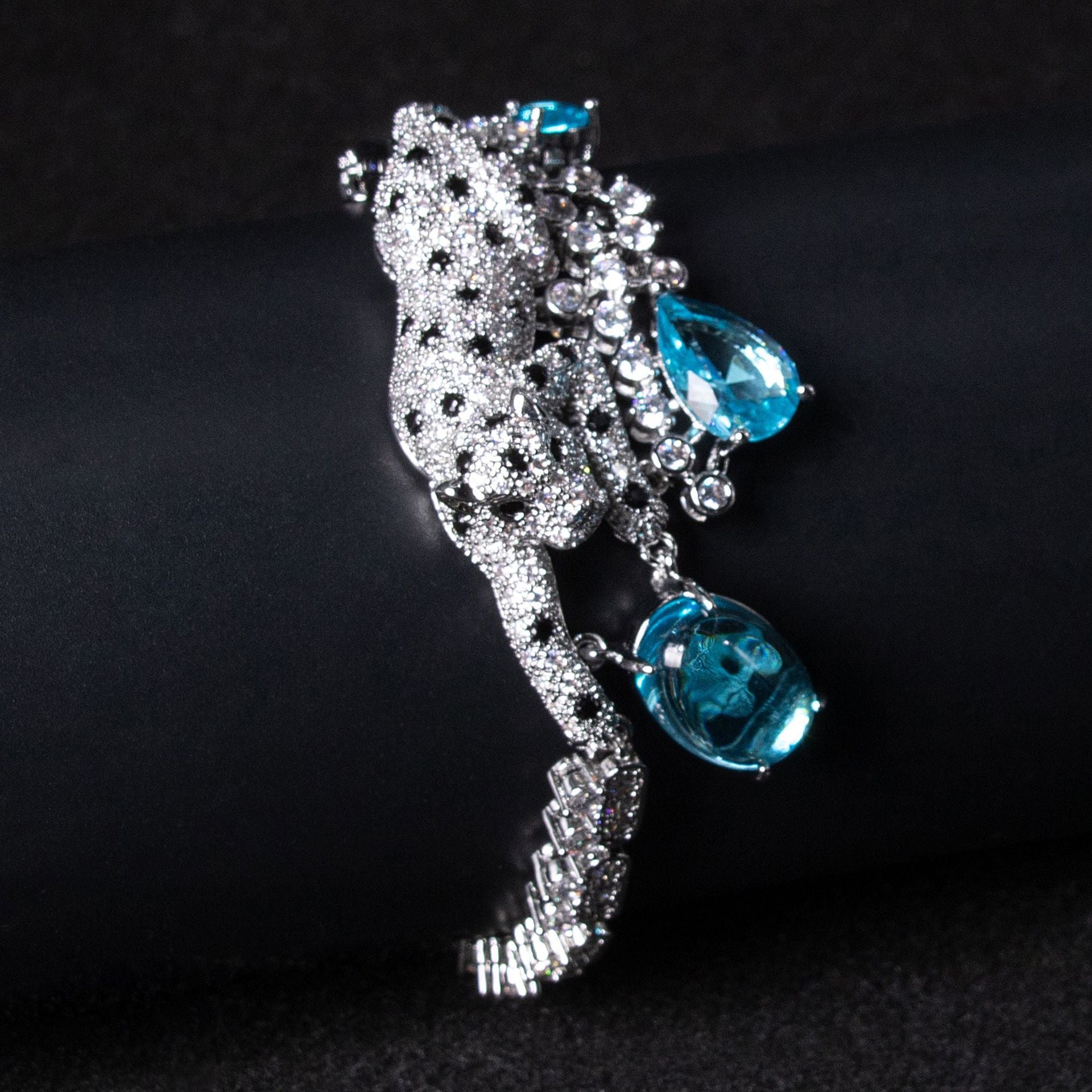 Luxury Full Crystal Leopard Bracelet for Women