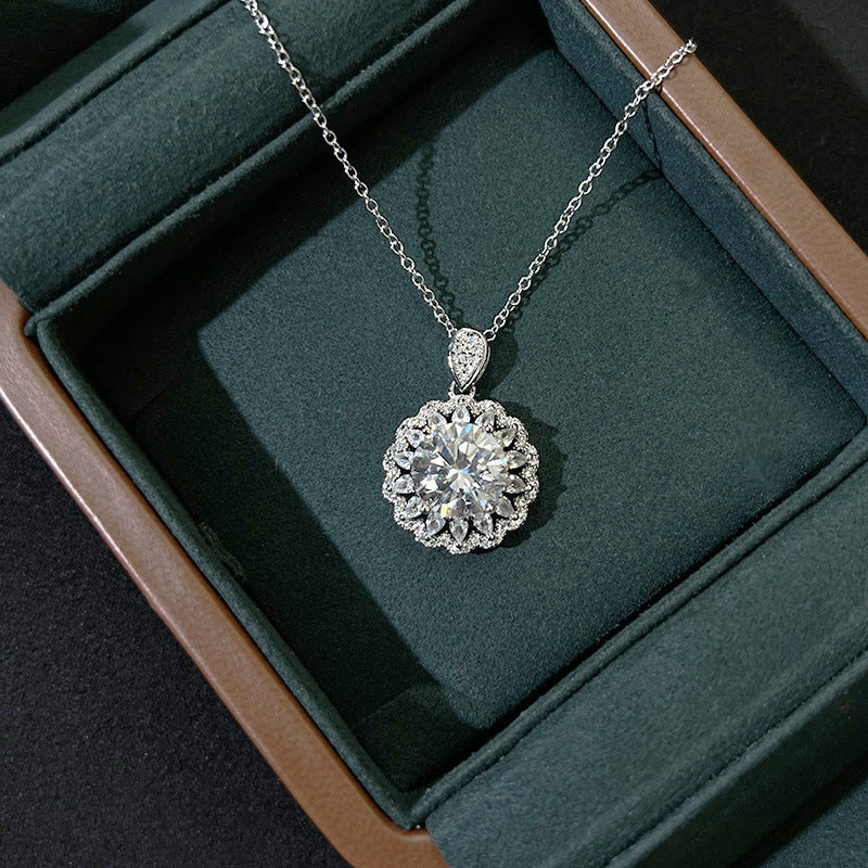 Light Luxury 5 Carat Zircon Sunflower Necklace