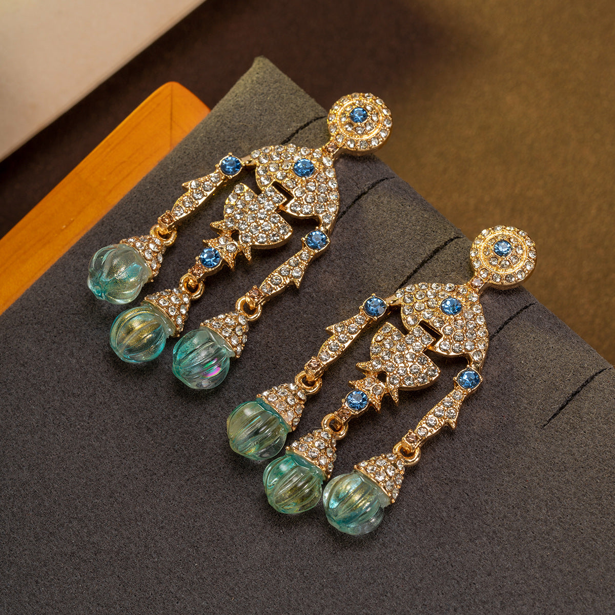 Grandes boucles d'oreilles simples de luxe léger, boucles d'oreilles rondes unies