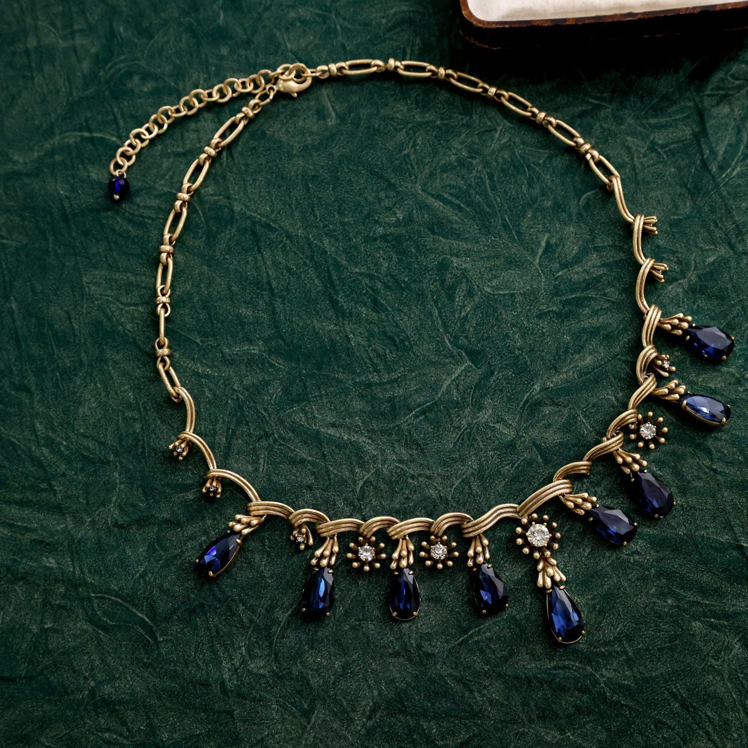 Three-dimensional rhinestone flower pendant fringed stud earrings