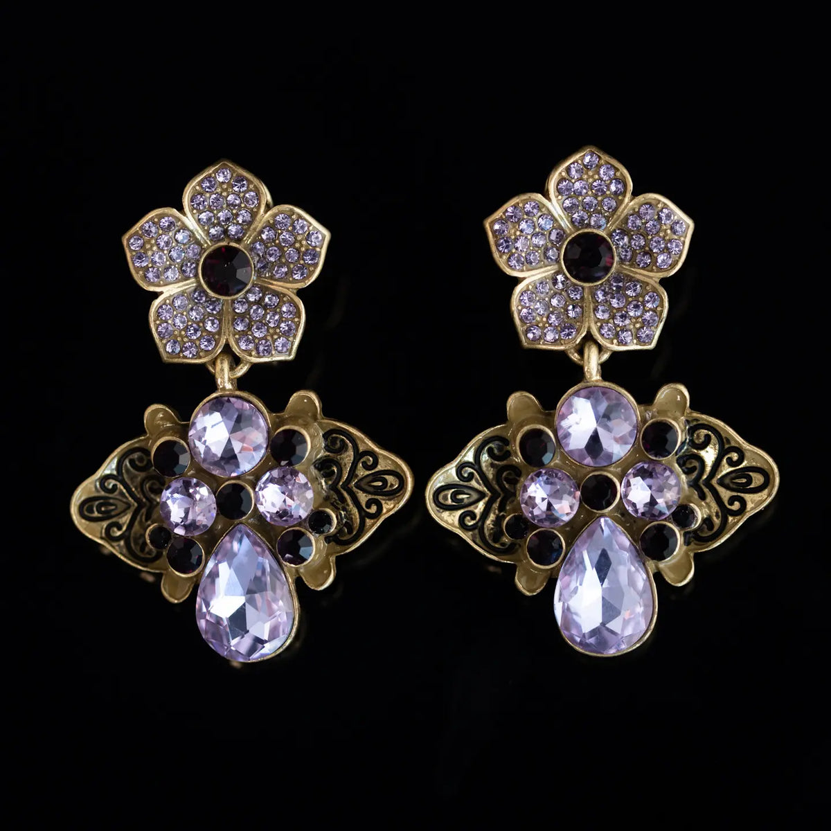 Série de boucles d'oreilles de style médiéval rétro et de niche