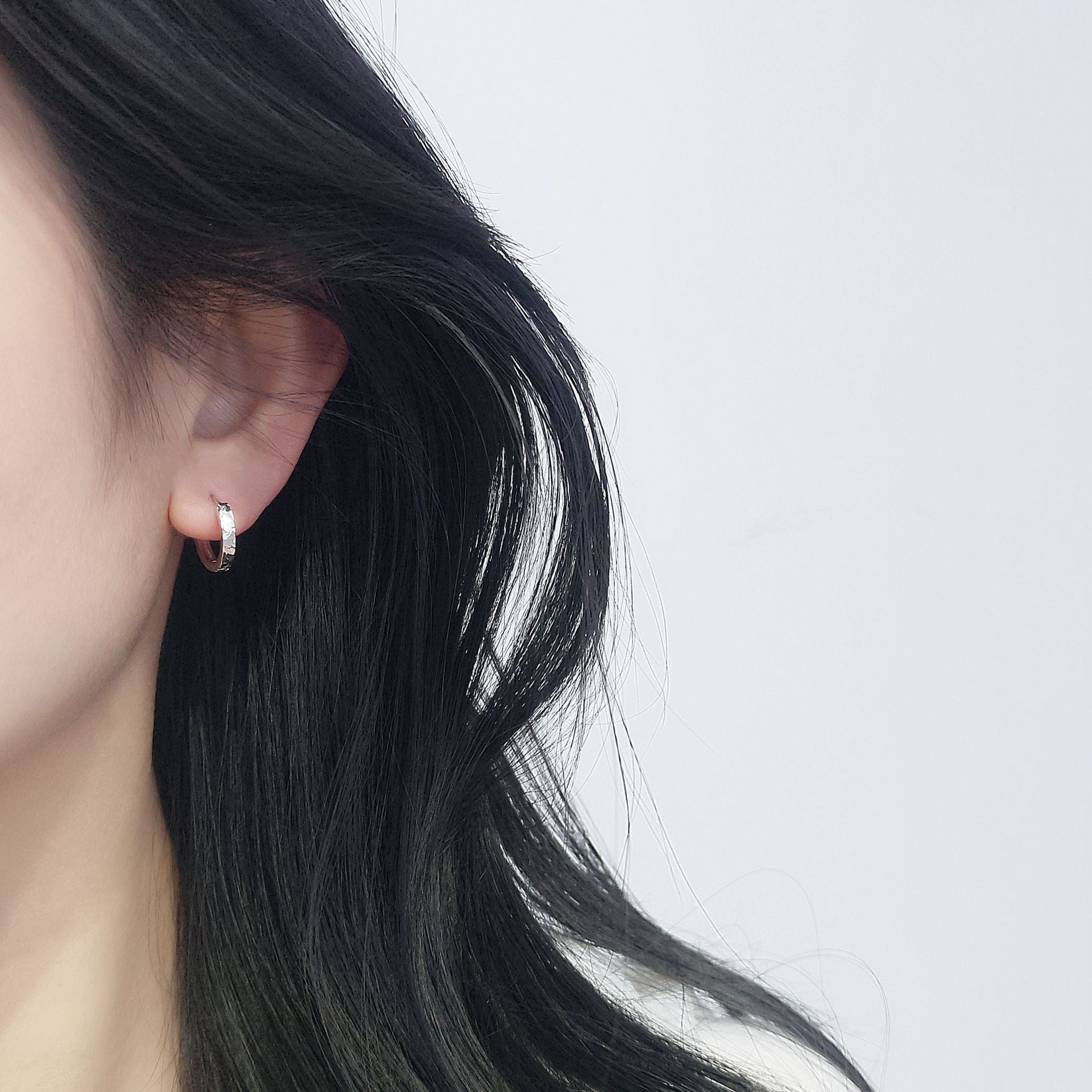 S925 Sterling Silver Light Luxury Crushed Ice Ear Buckle