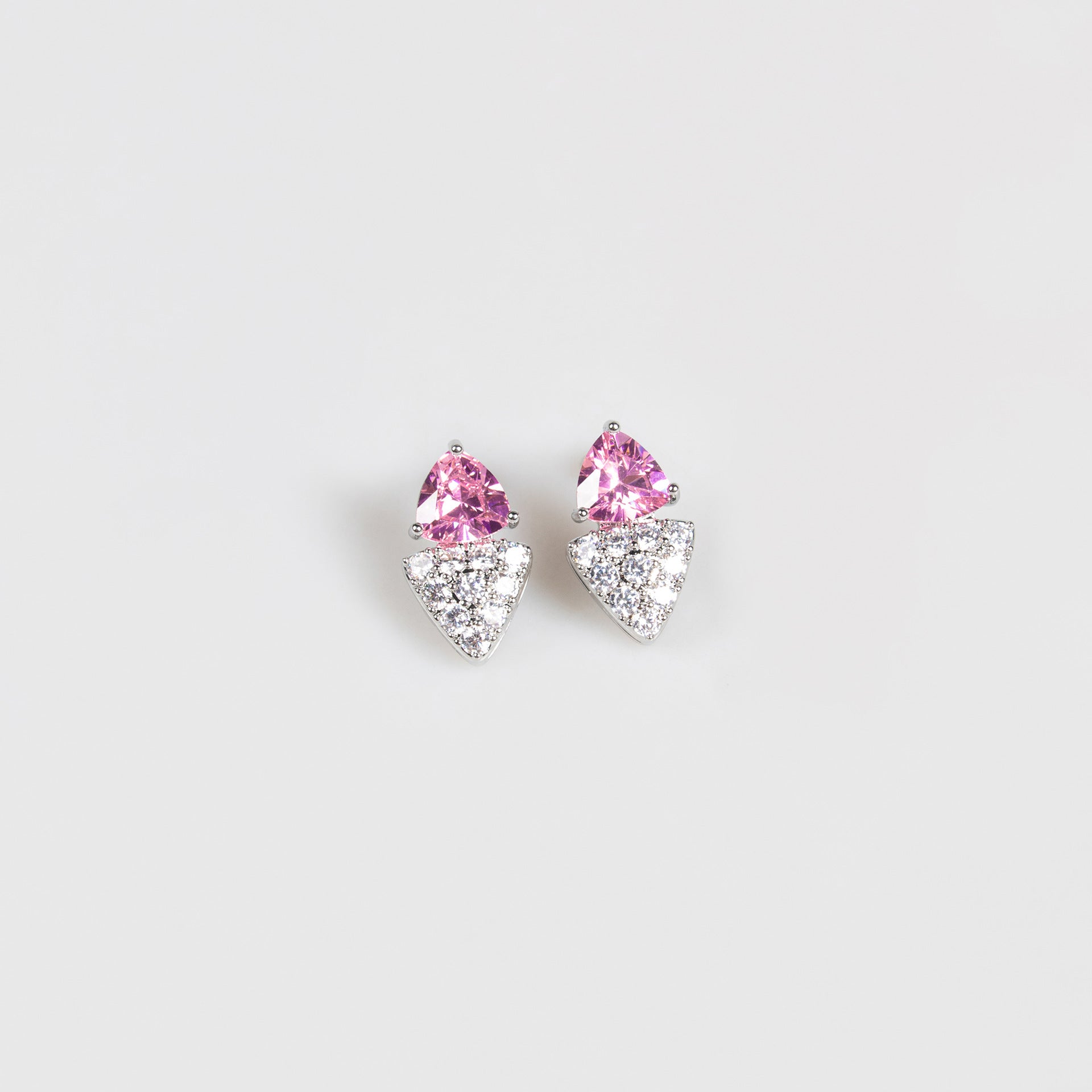 Parure collier et boucles d'oreilles élégante avec gemmes triangulaires géométriques