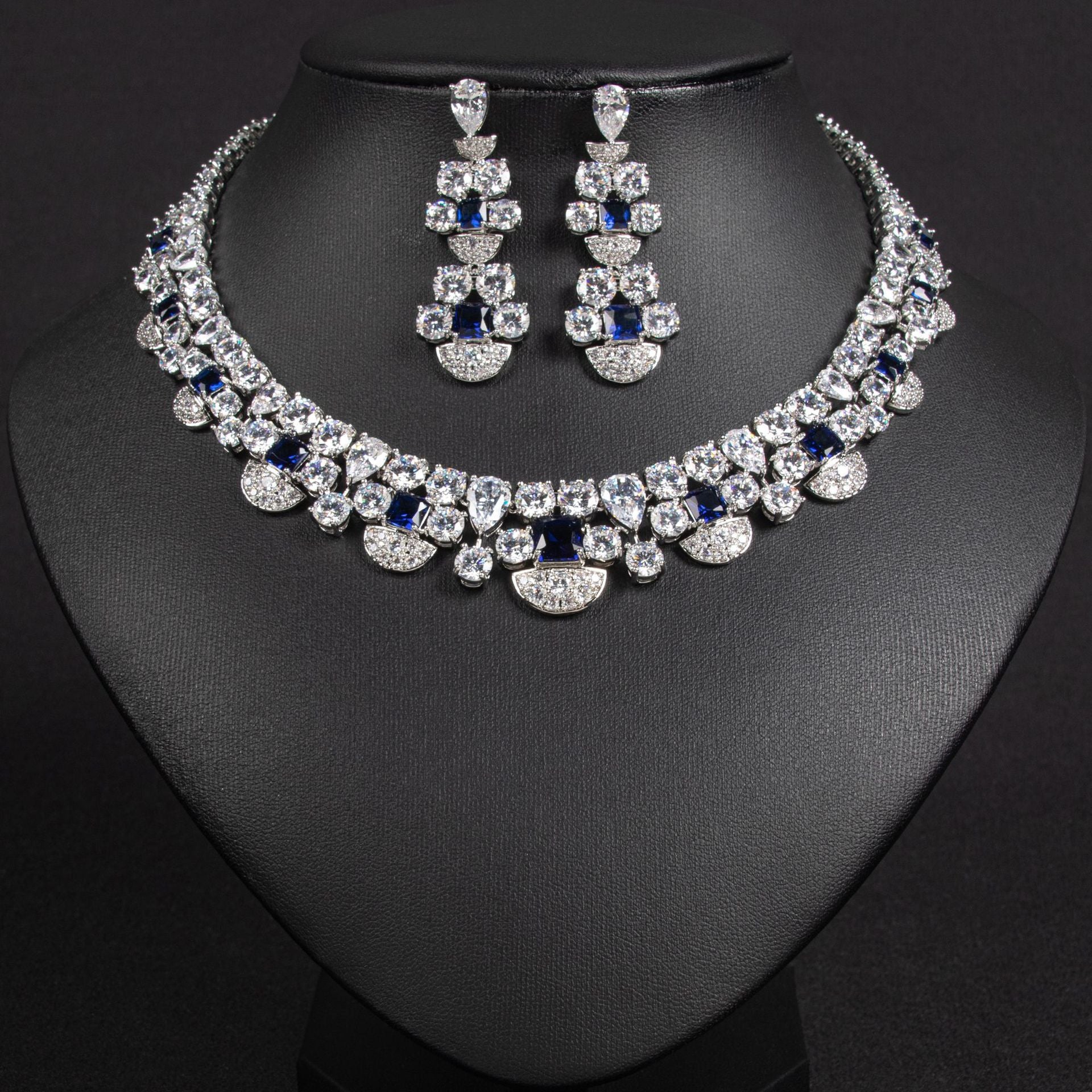 Luxury Emerald Green Crystal Necklace and Earrings Jewelry Set