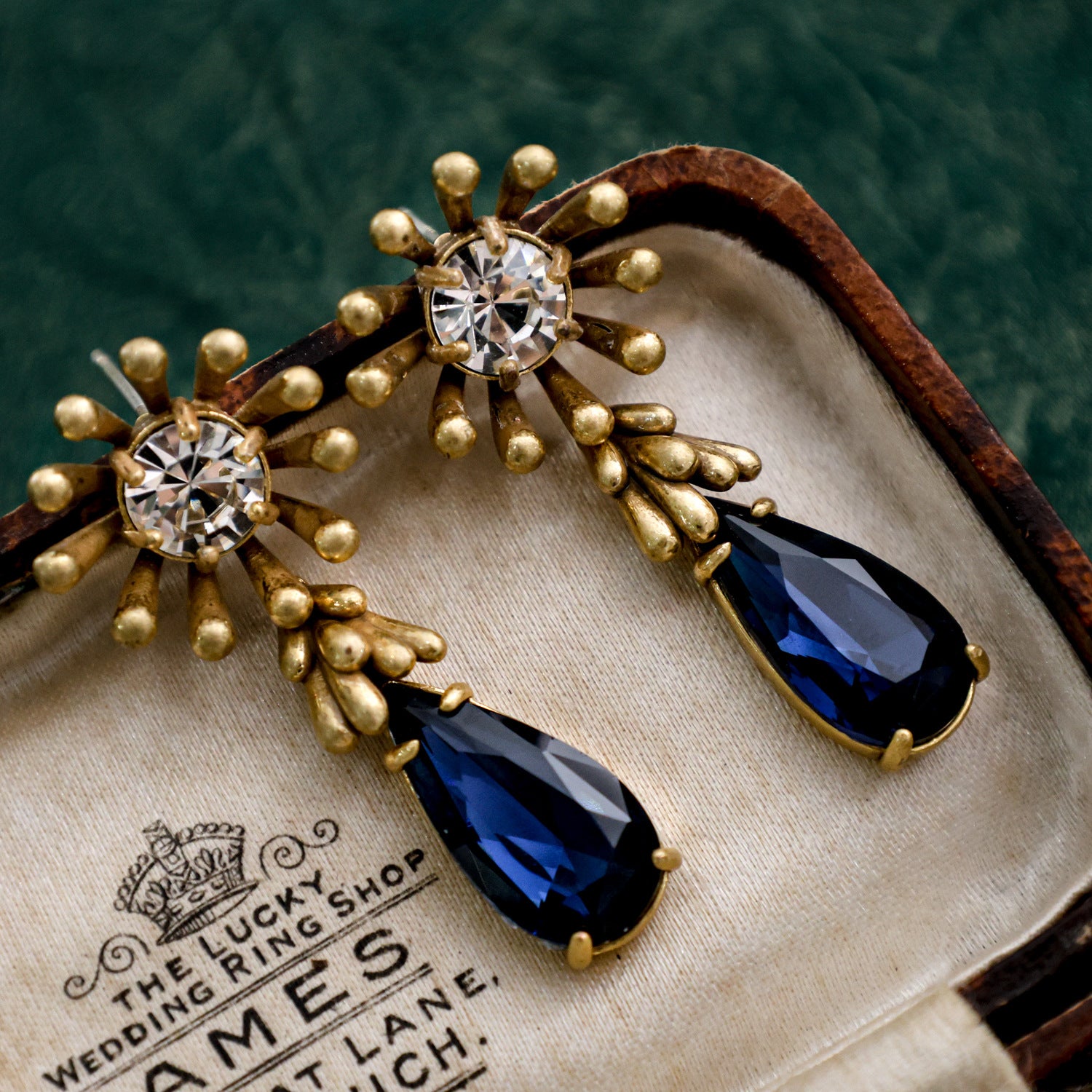 Three-dimensional rhinestone flower pendant fringed stud earrings