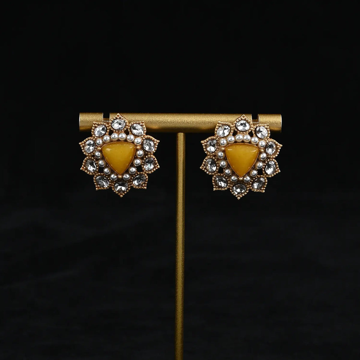 Parure collier et boucles d'oreilles élégante en perles avec pendentif vintage