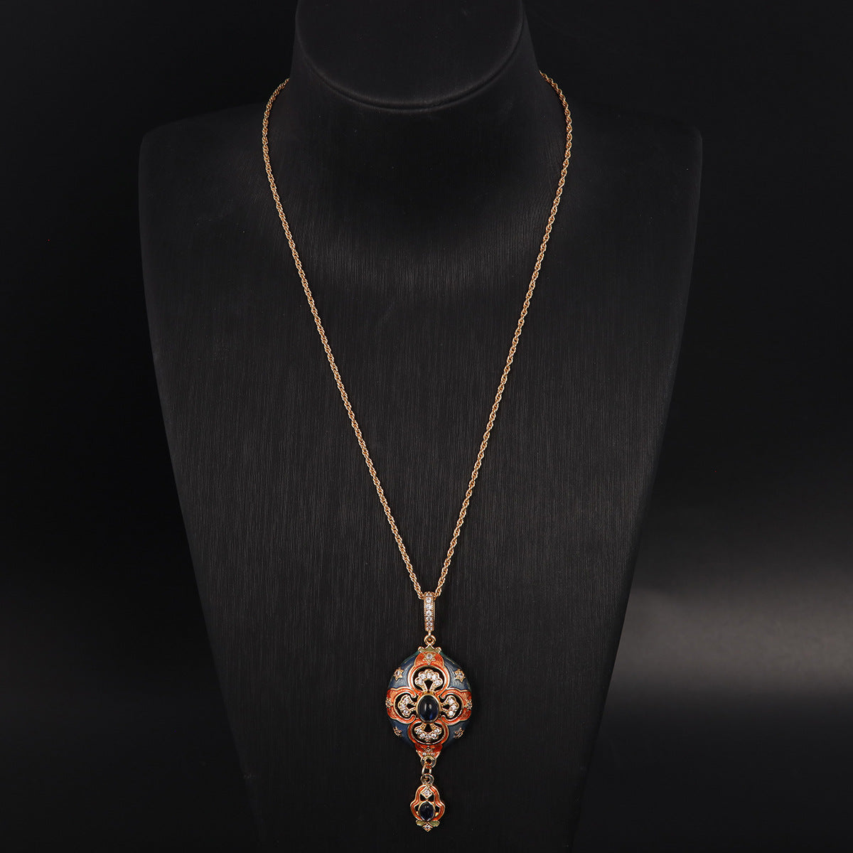 Élégant collier de perles multicouche avec motif floral en cristal
