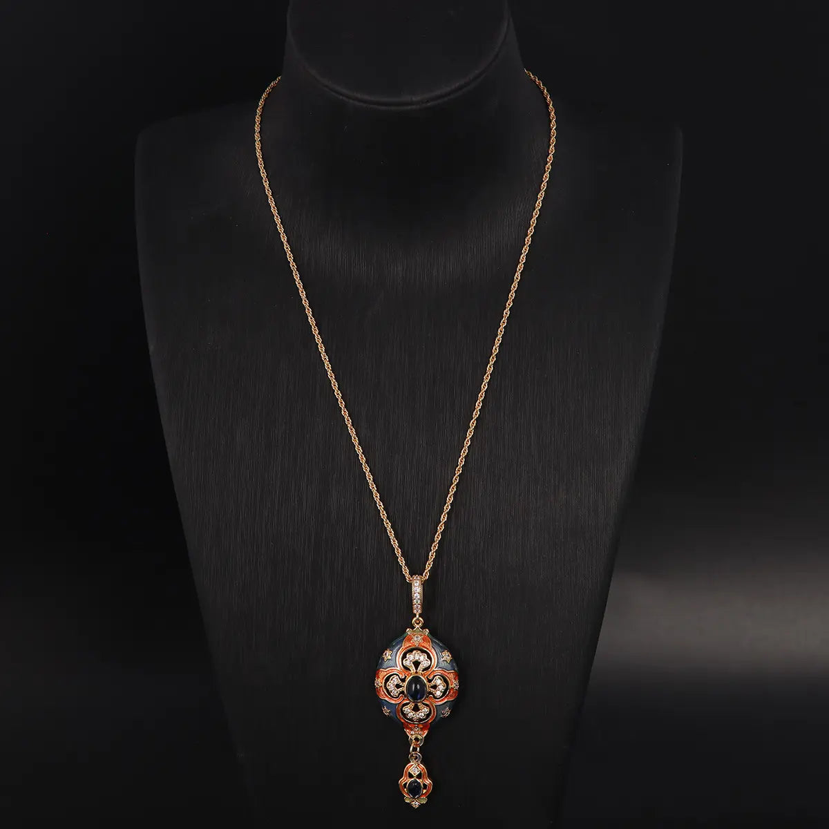 Élégant collier de perles multicouche avec motif floral en cristal
