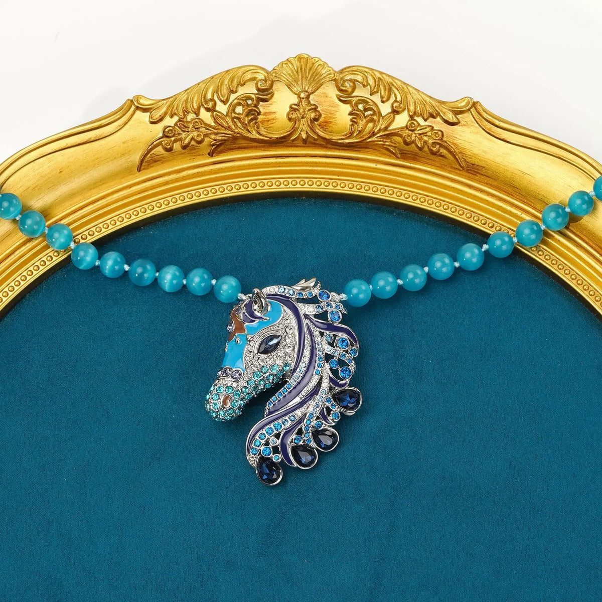 Collier en diamant tête de cheval de luxe léger à la mode
