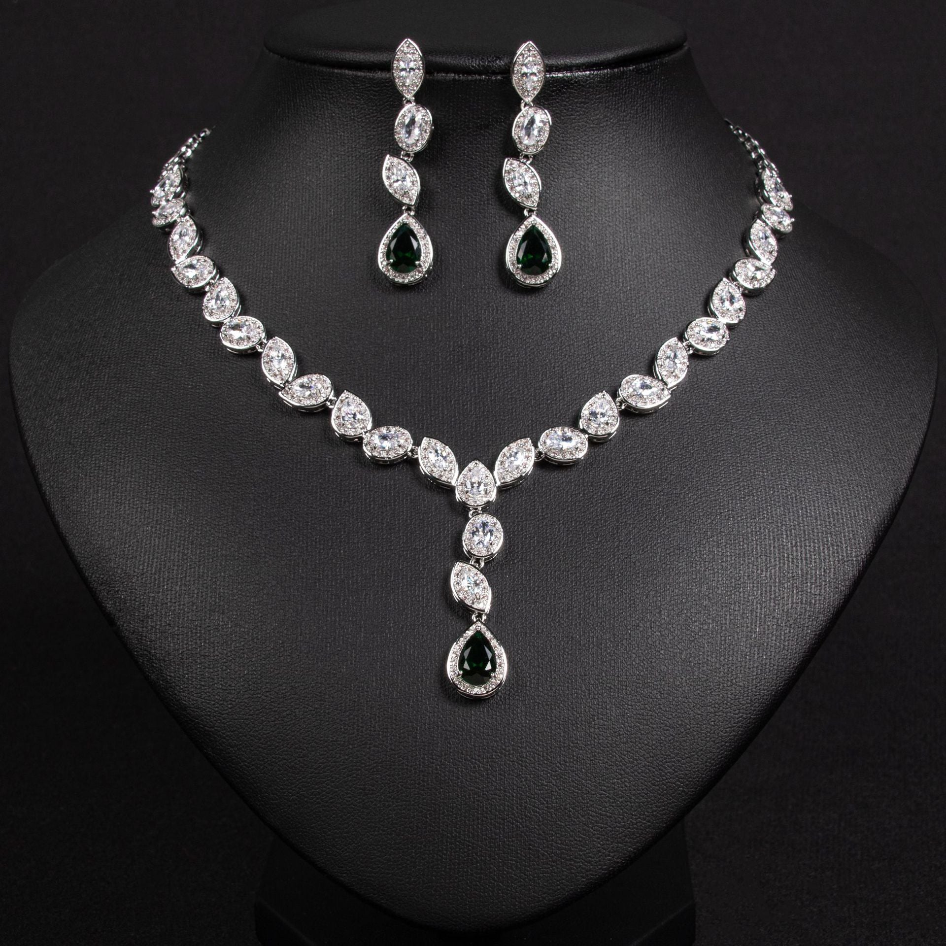 Stylish and bright zircon water drop necklace set