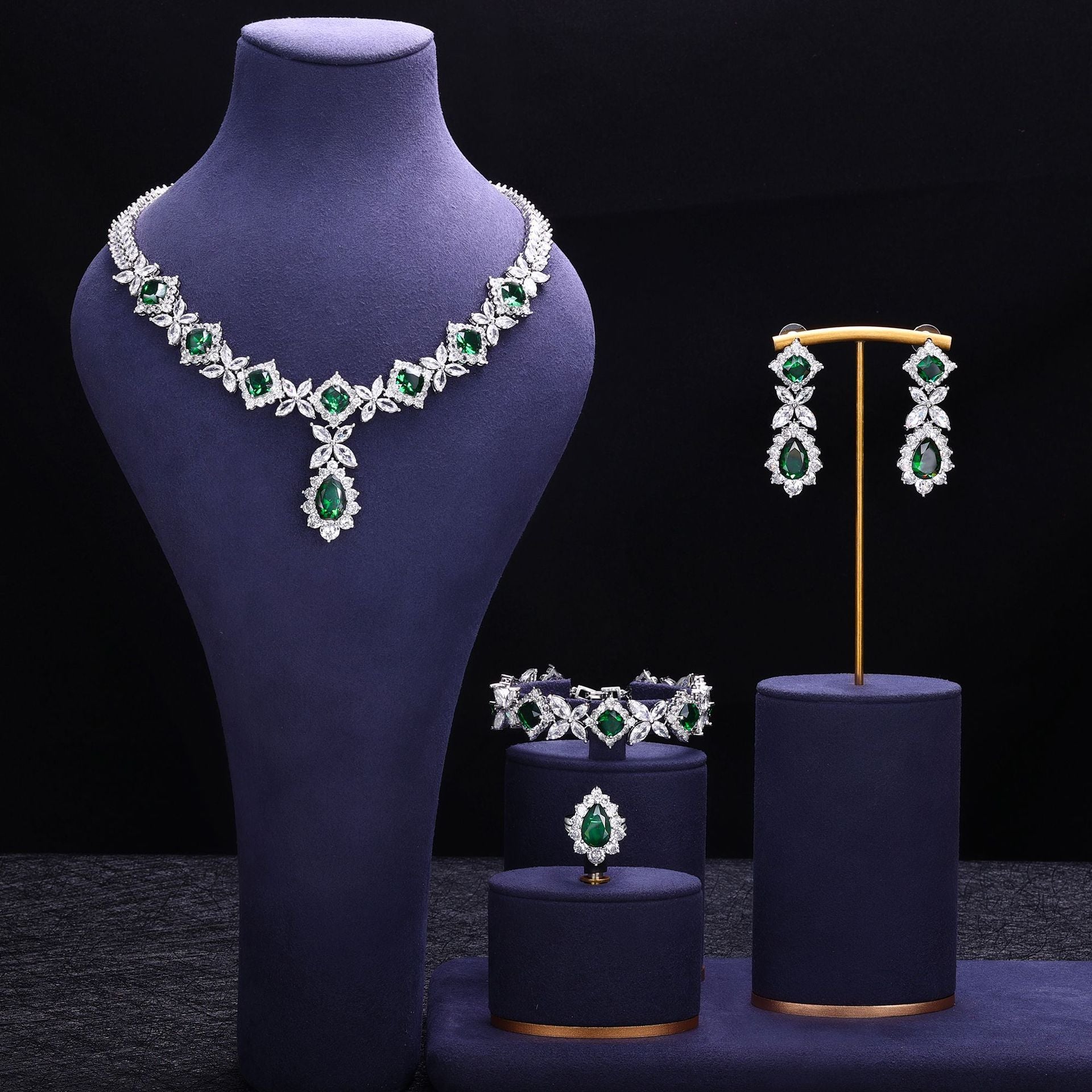Parure de mariée glamour en cristal rouge pour occasions spéciales