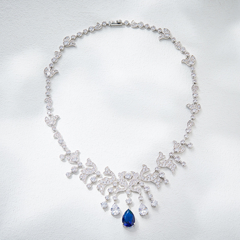 Elegant wedding crown necklace